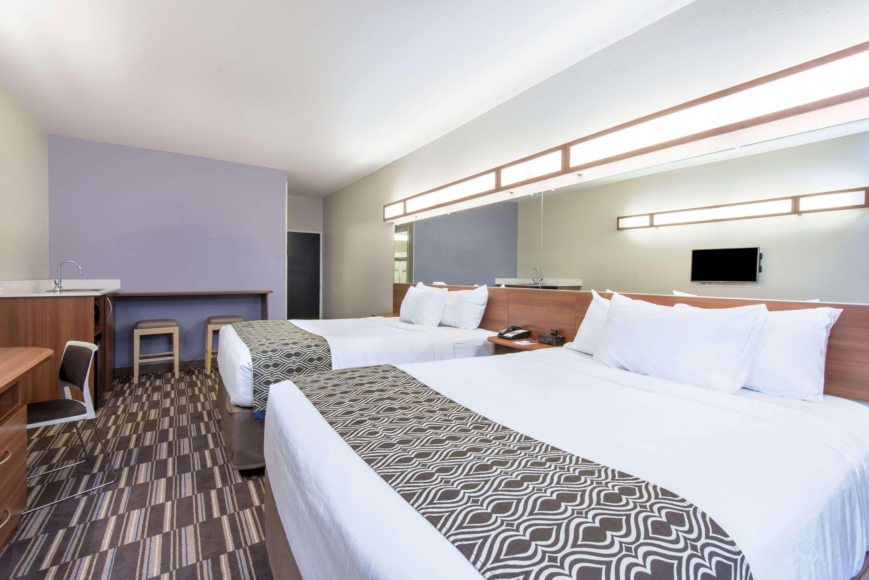 Microtel Inn & Suites By Wyndham Cadiz Extérieur photo