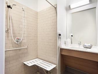 Microtel Inn & Suites By Wyndham Cadiz Extérieur photo