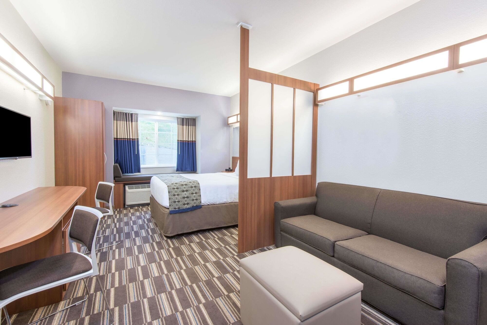 Microtel Inn & Suites By Wyndham Cadiz Extérieur photo
